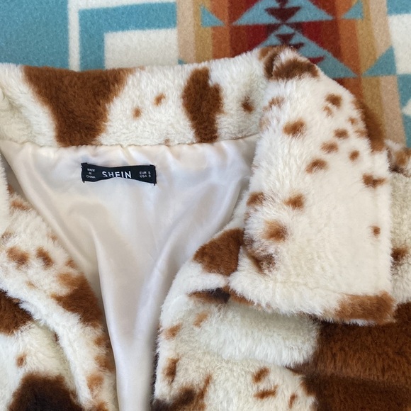 Cowhide Print Plush Jacket size Small - Picture 3 of 6